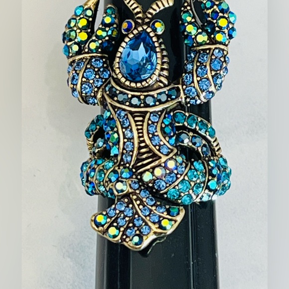 Heidi Daus 🆕 " Lobster Tails” size 8 ring - Picture 5 of 10